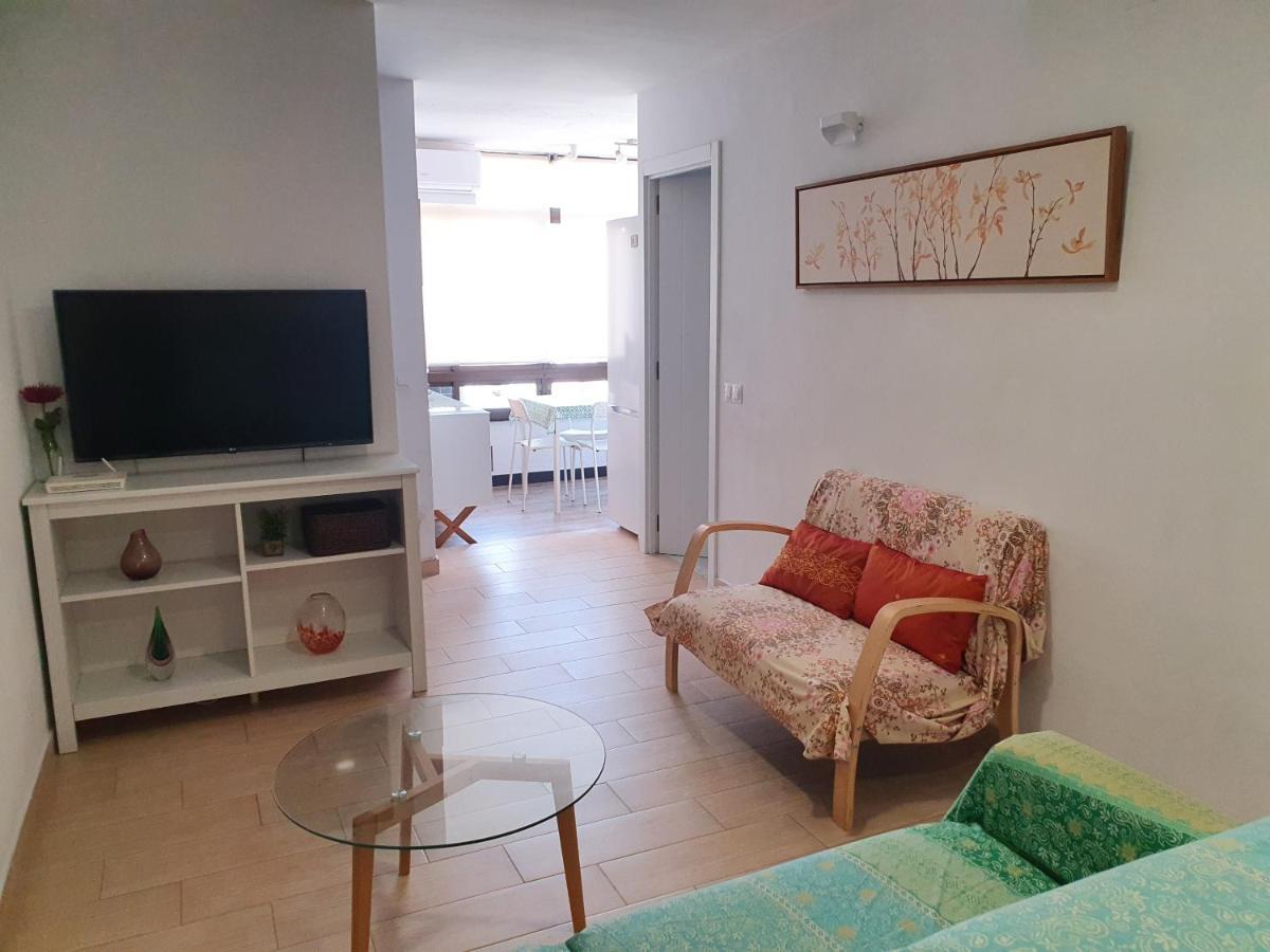 Huoneisto Apartamento Junto Al Puerto De Fuengirola